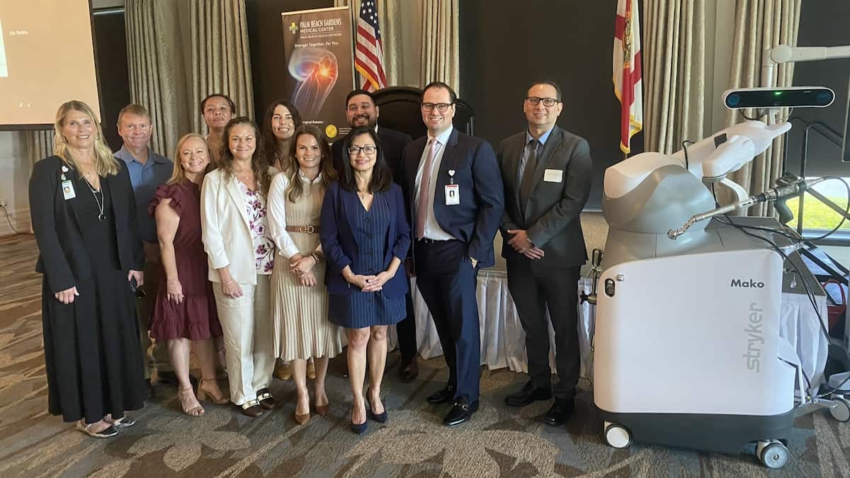 Dr. Avino at Palm Beach Gardens Medical Center with Mako robotic system